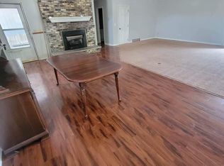 410 1st Ave #A, Nitro, WV 25143