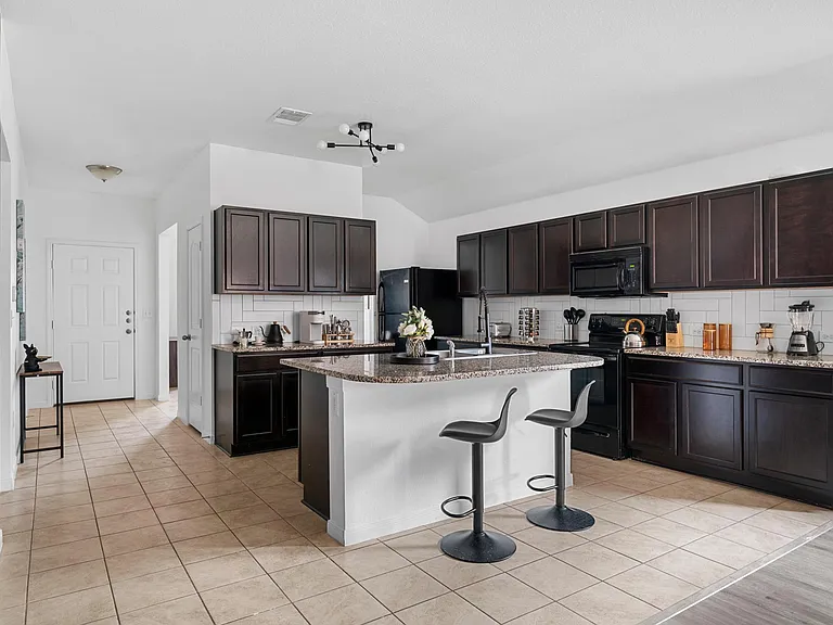 5729 Montrelia Dr — Photo 19