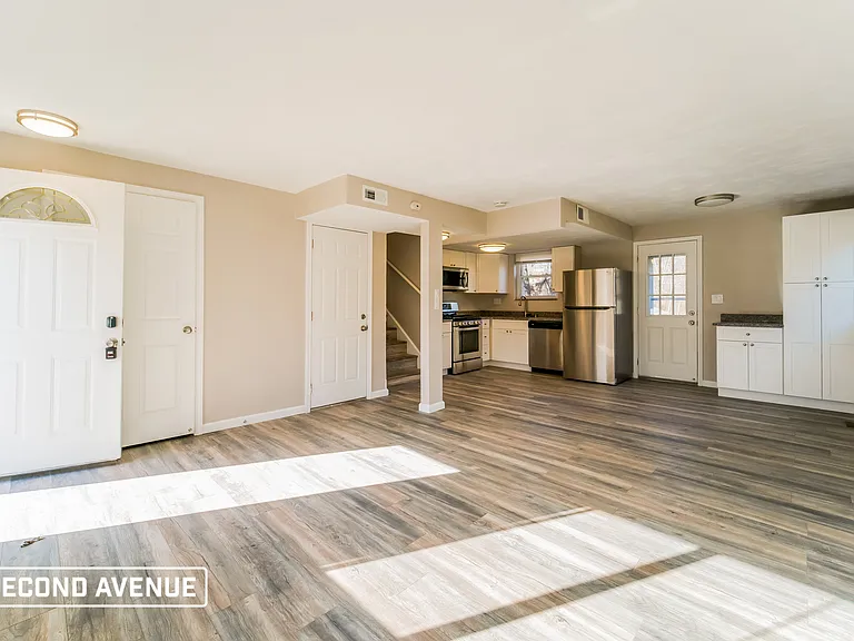 512 Holly Dr — Photo 6