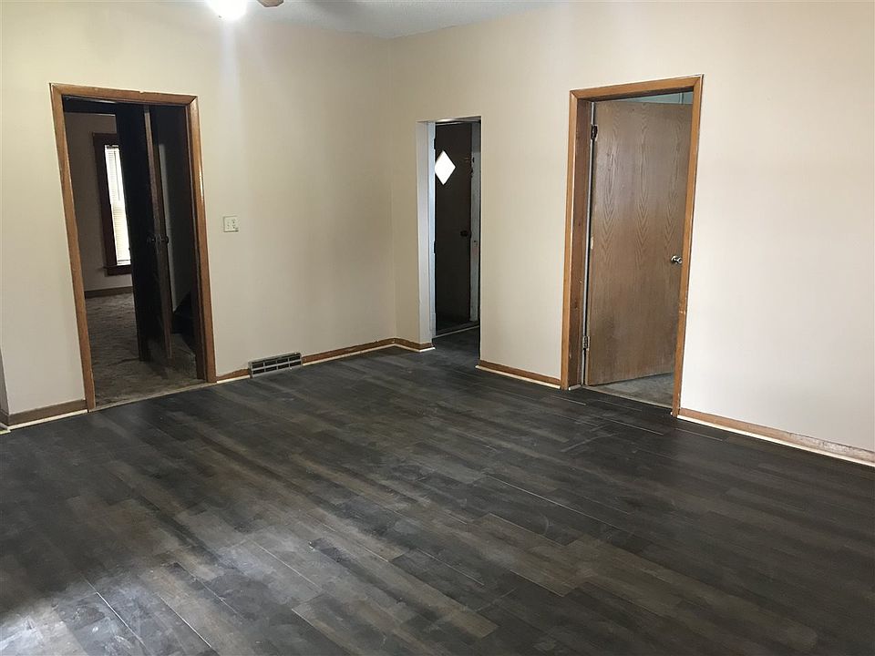 2nd image of 203 Main St