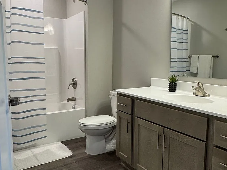Winsted Fields Apartments — Photo 31