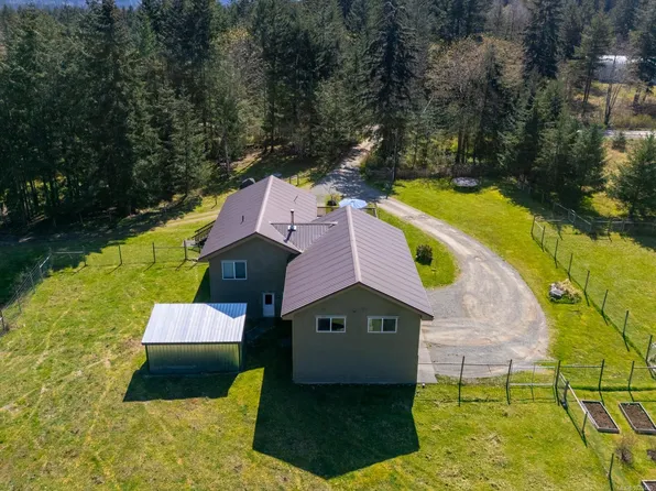 2892 Maridge Rd, Comox Valley, BC V9J 1M9
