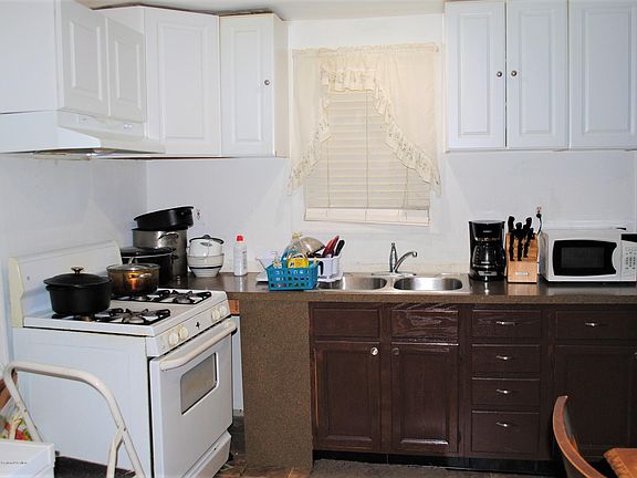 3rd image of 1821 Stratford Ave