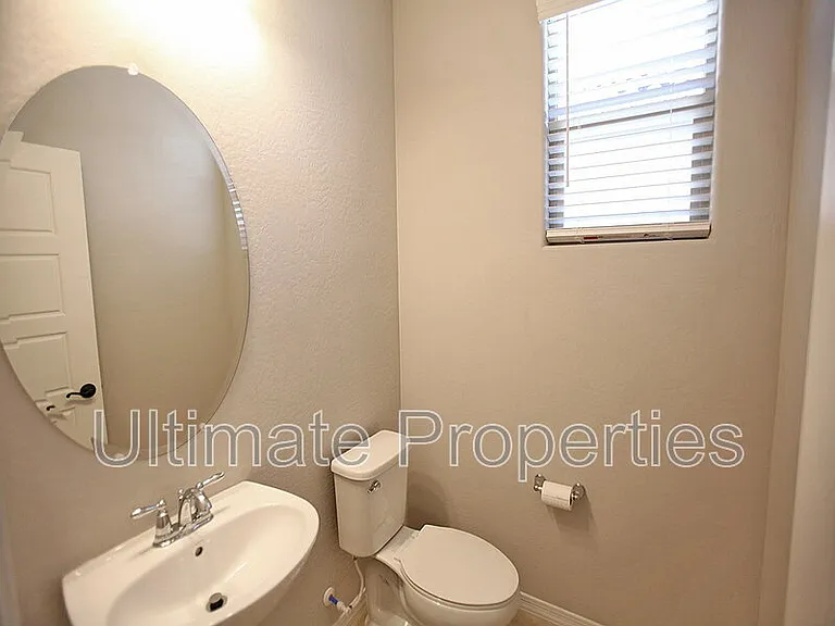 8920 W Marshall Ave — Photo 4