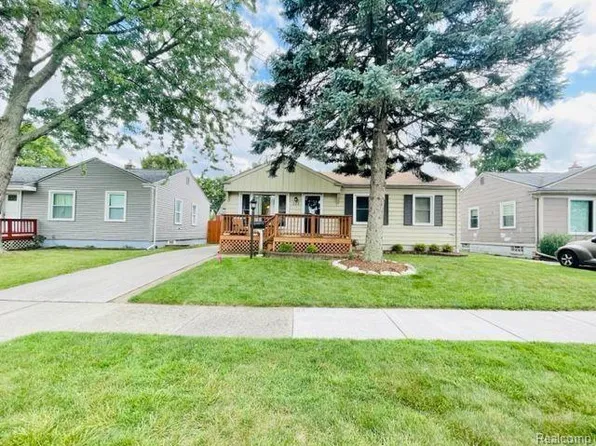 223 Tecumseh St, Clawson, MI 48017