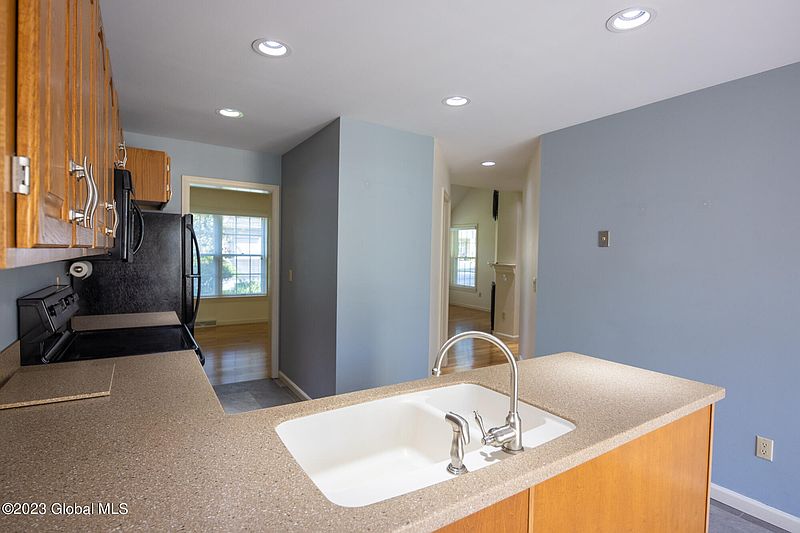 5th image of 18 Overlook Drive