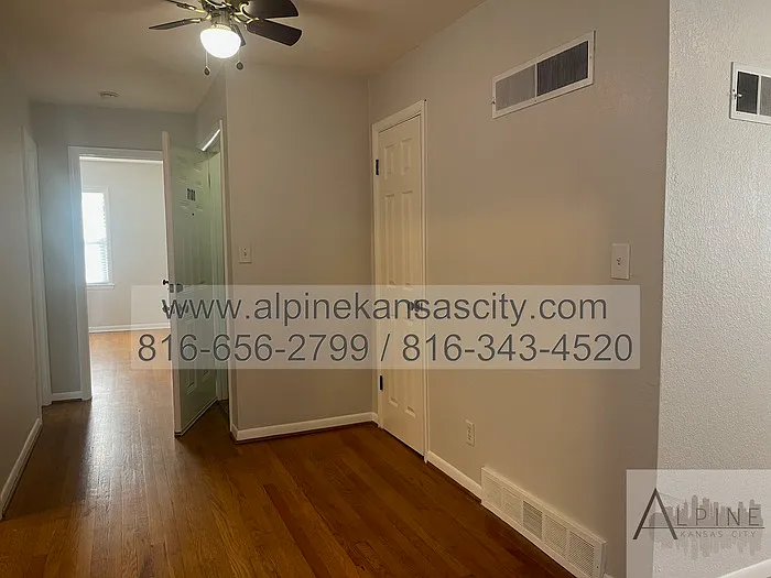 7131 Main St #UPPER — Photo 15
