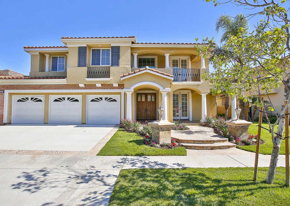 1st image of 3276 Willow Canyon St