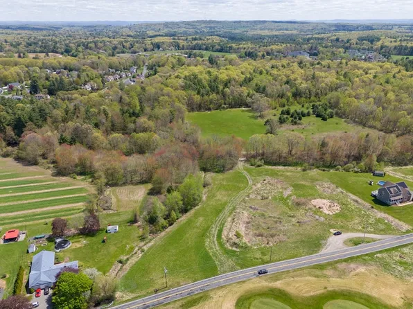 112 Sunnyside Rd, Southwick, MA 01077