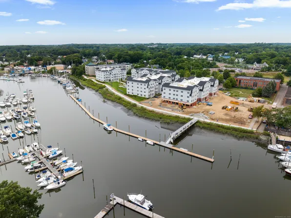 1 Indian Neck Avenue APT 6, Branford, CT 06405