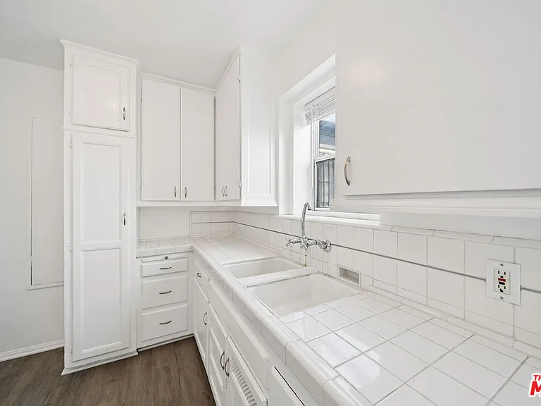 1402 N Mansfield Ave #1/2 — Photo 7