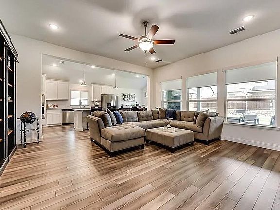 4th image of 17013 Eastbrook Dr