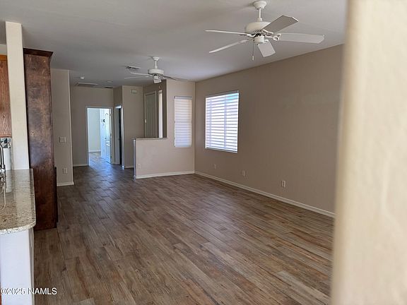 2nd image of 521 W Knotwood St