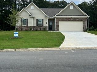 402 McGinnis Cir, Calhoun, GA 30701