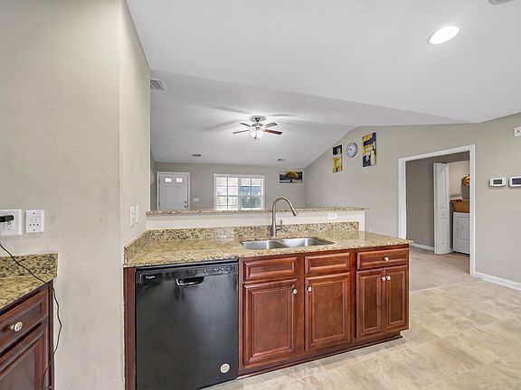 2nd image of 110 Cranbrook Ct