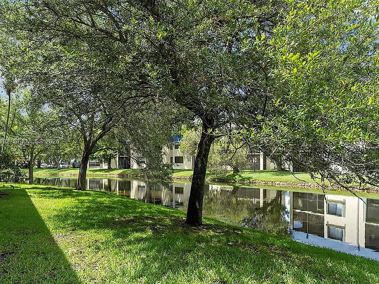 193 Lakeview Dr #103 — Photo 44