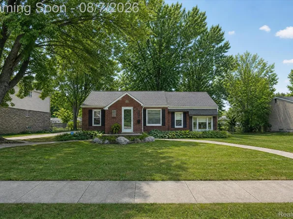 23340 Joy St, Saint Clair Shores, MI 48082