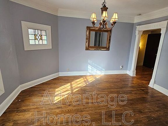 5th image of 3803 Bell St APT 2