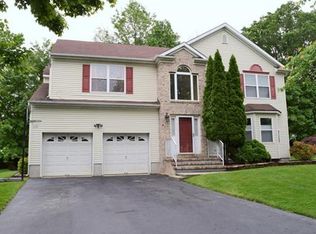 10 Carrington Ct, Matawan, NJ 07747
