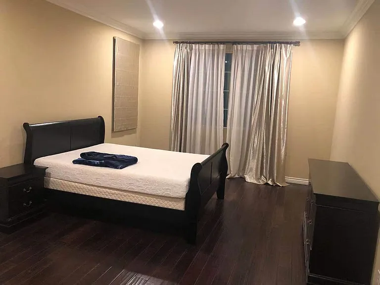 15758 Cortland Ave — Photo 13