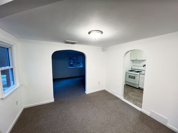 27 8th Ave #2