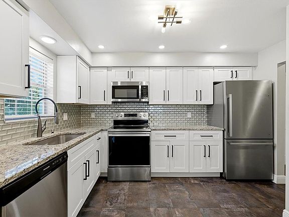 5th image of 1706 BELLEAIR FOREST DRIVE #128