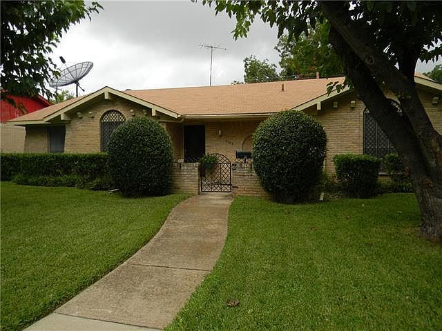 1st image of 2105 Heather Glen Dr