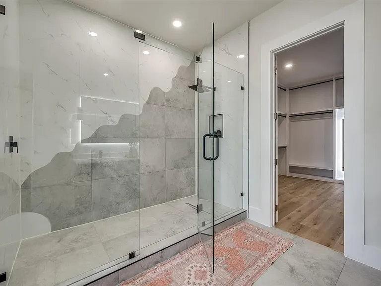 3434 Navaro St — Photo 11