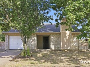 810 Bitter Creek Dr, Dallas, TX 75217