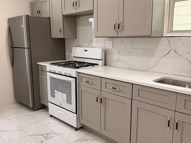 86 Woodlawn Ave #2 — Photo 13