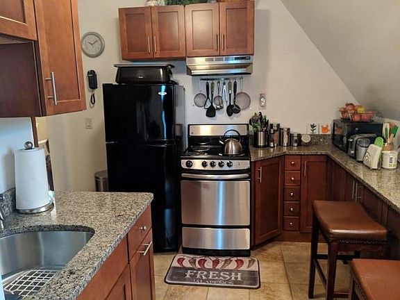 5th image of 26 Wayne St #2