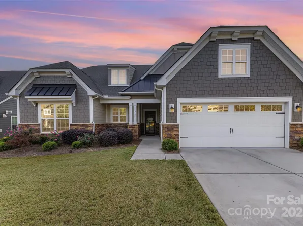 3125 Arches Bluff Cir, Lancaster, SC 29720