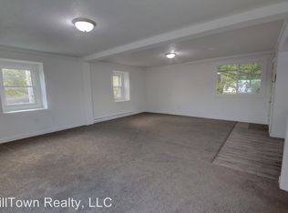 123 1/2 3rd St, Silvis, IL