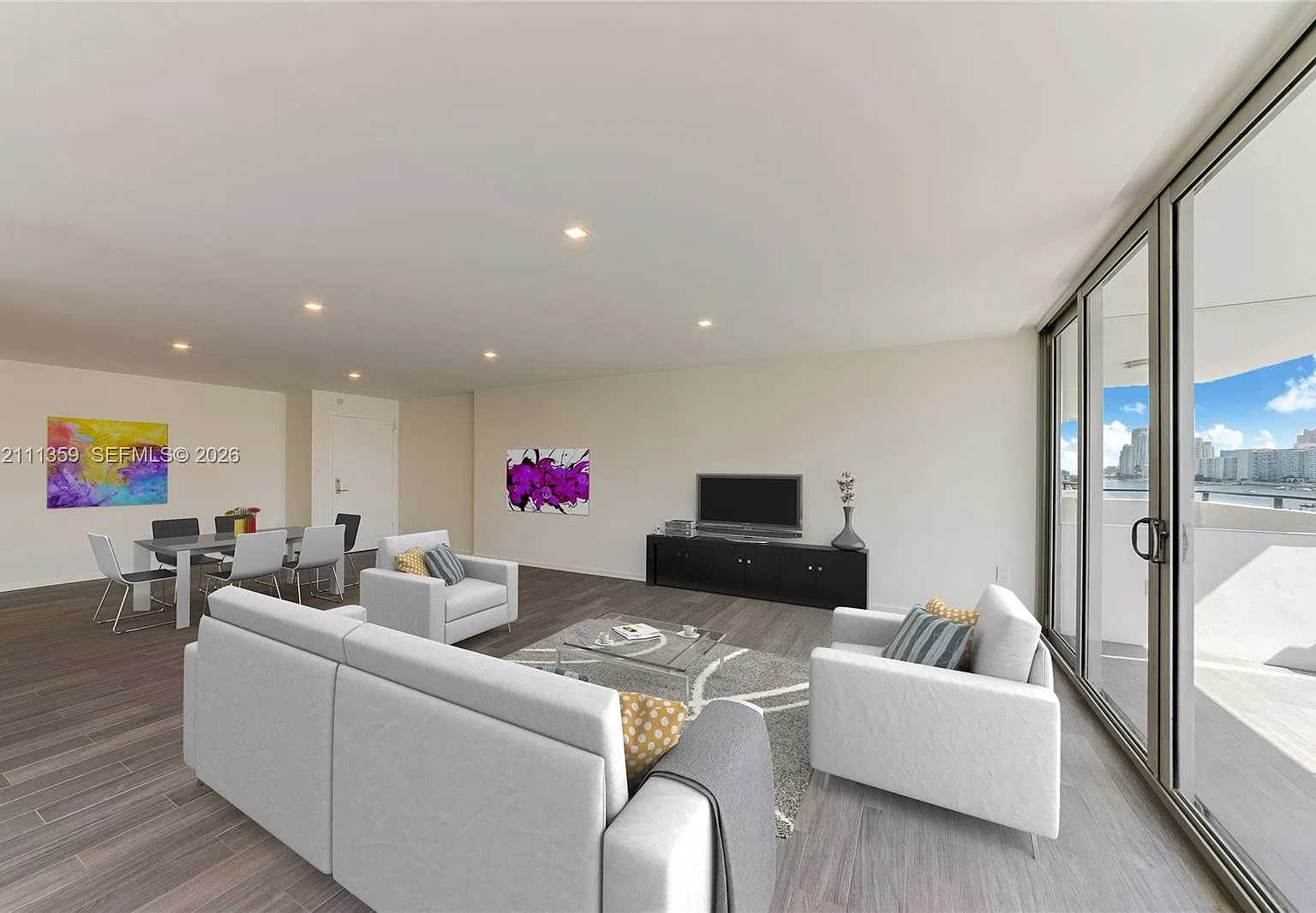 Costa Brava Condo — Photo 2