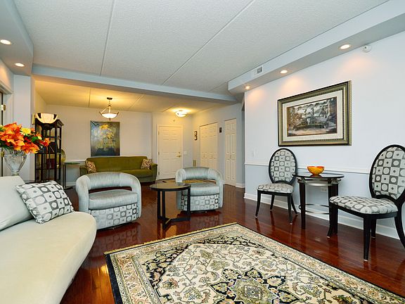 5th image of 190 N Milwaukee Ave APT 203
