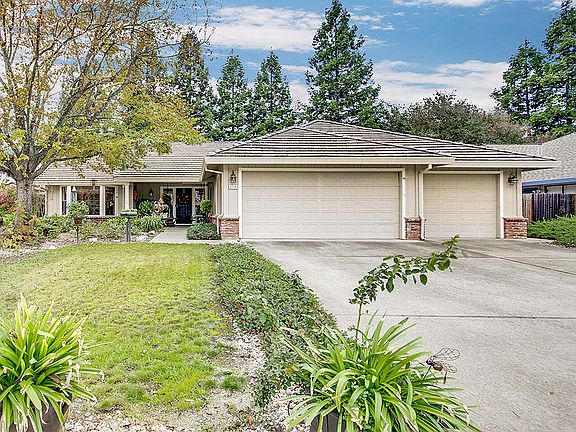 2nd image of 2716 Musgrave Pl
