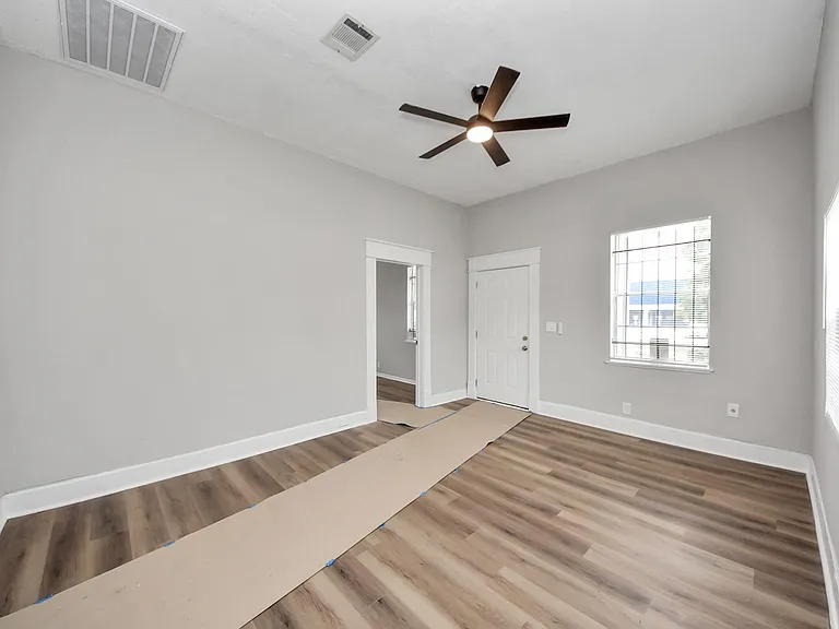 2102 Gray St #1 — Photo 26