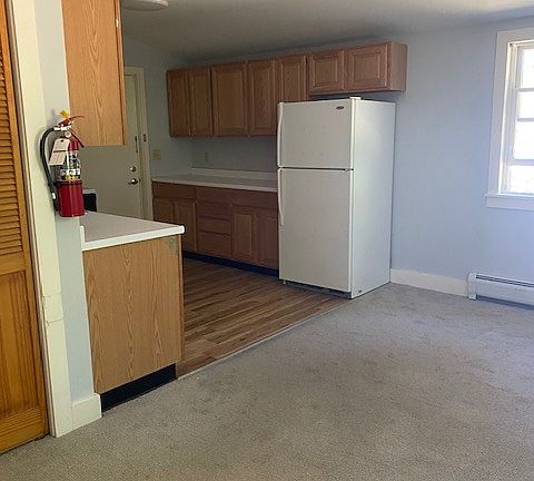 3rd image of 7 Court St APT 14