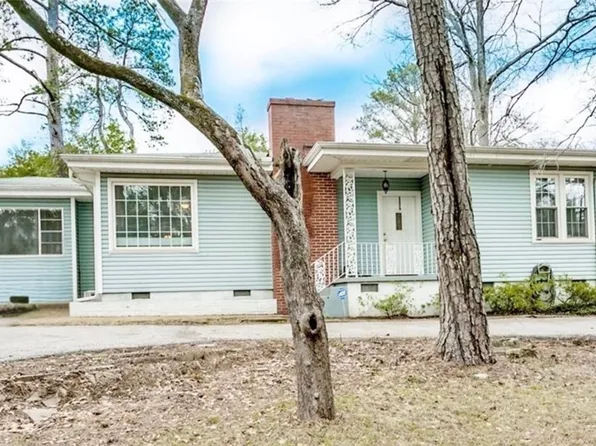 2726 Loop Rd, Tuscaloosa, AL 35404