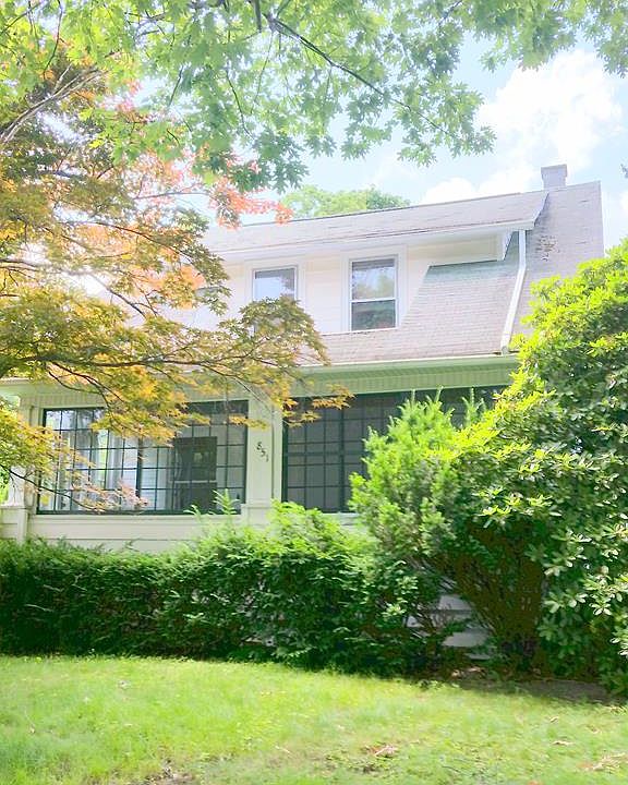 1st image of 851 Grove St