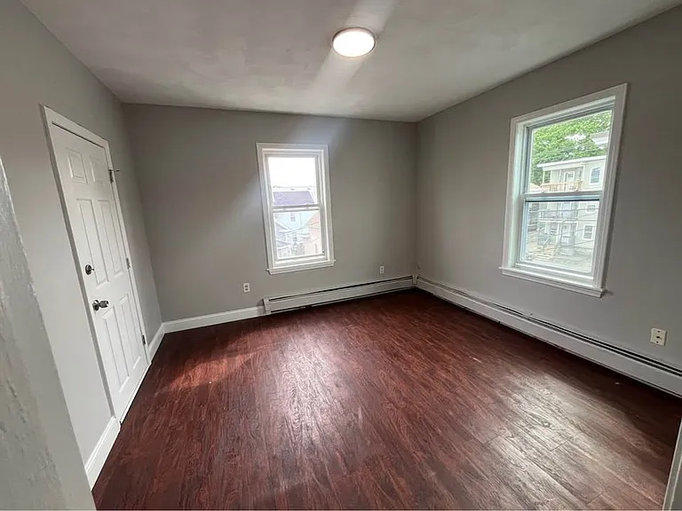 6 Dalton Pl #3 — Photo 5