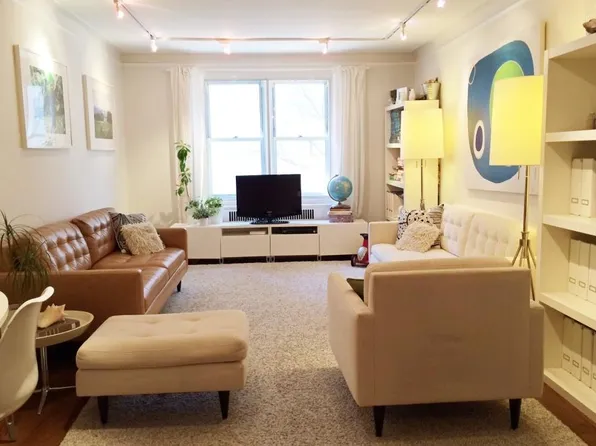 305 W 52nd St APT 3E, New York, NY 10019