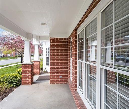 5th image of 15507 Clearbrook St