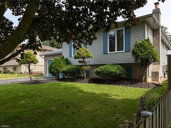 3rd image of 13 Forest Dr
