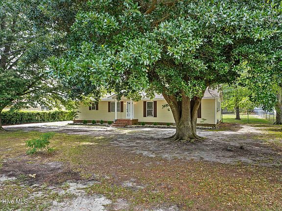 3rd image of 105 Tilghman Drive