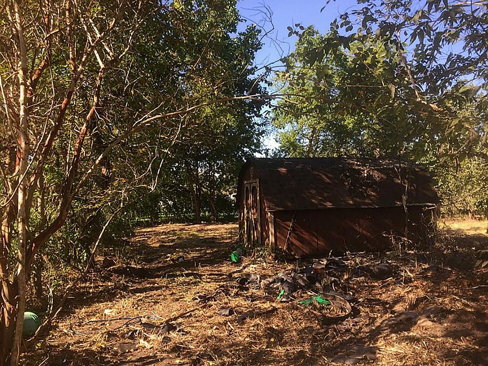 2nd image of 2833 County Road 144