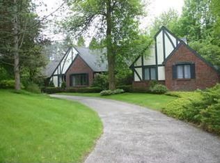 3109 Valley Dr, Midland, MI 48640