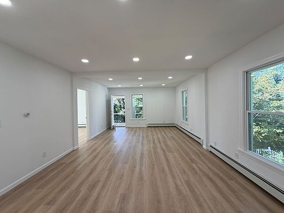 4th image of 993 E Main St #2A