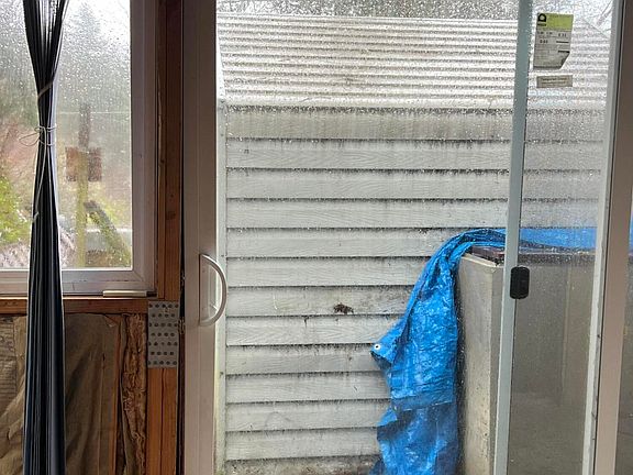 5th image of 450 NE Andie Ln