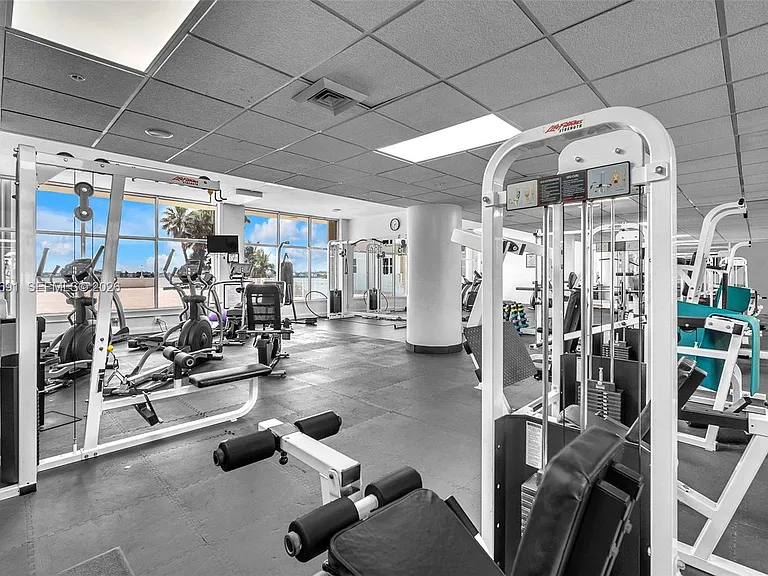 10350 W Bay Harbor Dr #8F — Photo 26